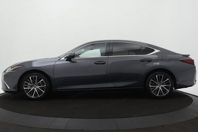 Lexus ES 300h Business Edition 2.5 E-CVT