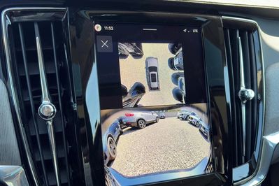 Volvo V90 T8 AWD Plug-In Hybrid Plus Dark
