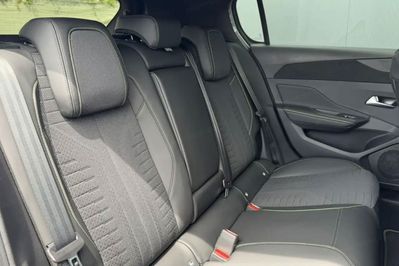 Peugeot 308 GT S&S e-DCS6 1.2 mHEV
