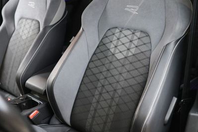 Volkswagen Golf EVO R-Line