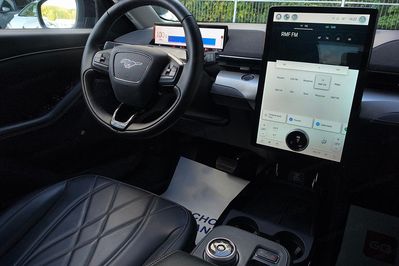 Ford Mustang Mach-E 75KWH Rwd