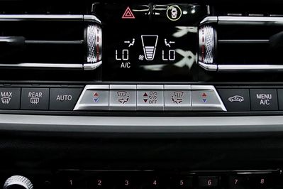 BMW Seria 3 320i Advantage aut