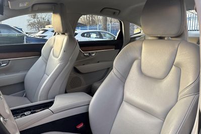 Volvo S90 B4 B Momentum Pro