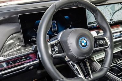 BMW Seria 7 750e xDrive M Sport