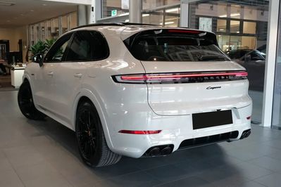 Porsche Cayenne E-Hybrid Black Edition