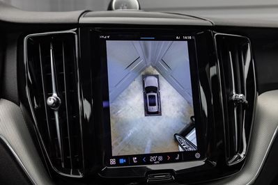 Volvo XC60 T8 AWD Plug-In Hybrid R-Design