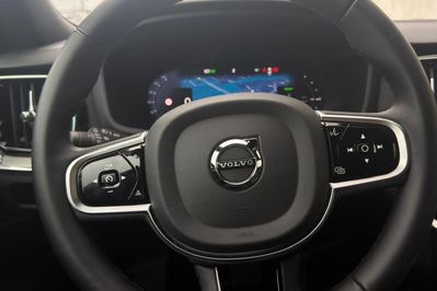 Volvo V60 T6 AWD Plug-In Hybrid Plus Dark