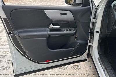 Mercedes GLB 200