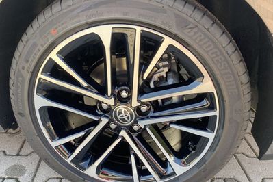 Toyota Camry Executive 2.5 Hybrid Dynamic Force