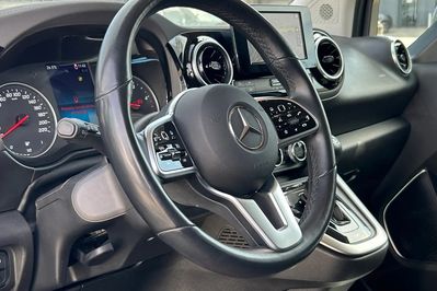 Mercedes T klasa 180 d Progressive aut