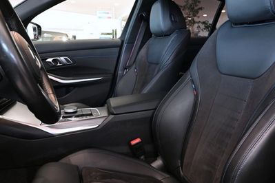 BMW Seria 3 330i xDrive M Sport