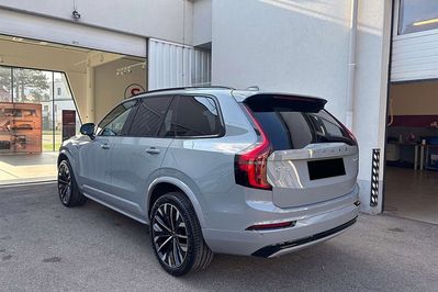 Volvo XC90 T8 AWD Plug-In Hybrid Ultra Dark