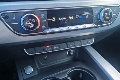 Audi A4 35 TFSI mHEV Advanced S tronic