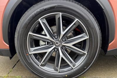 Lexus LBX Emotion 1.5 Hybrid