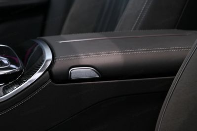 Hongqi H9 Deluxe 2.0T MHEV DSG