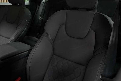 Volvo XC60 B5 AWD Plus Dark