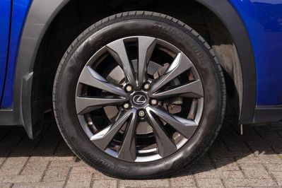 Lexus UX 300h F Sport Design Hybrid Dynamic Force