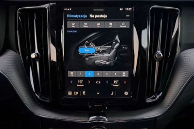 Volvo XC60 B4 D AWD Plus Dark aut