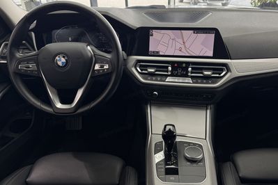 BMW Seria 3 320d Xdrive Advantage