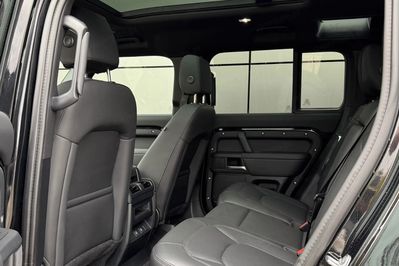 Land Rover Defender 110 D250 S