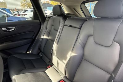 Volvo XC60 B4 B Plus Dark