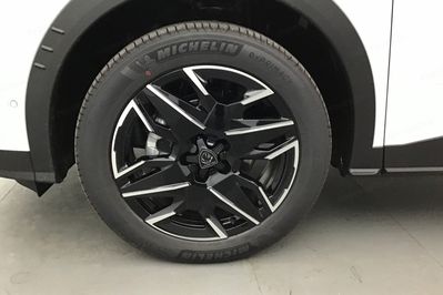 Peugeot 3008 GT 1.2 mHEV e-DCS6