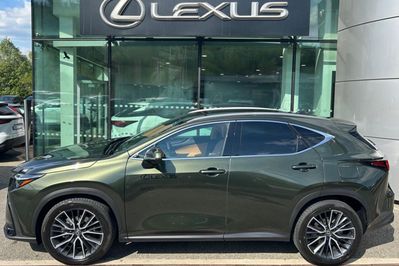 Lexus NX 450h+ Omotenashi 2.5 Hybrid Plug-in AWD