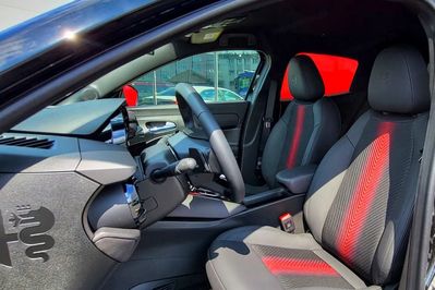 Alfa Romeo Junior 1.2 mHEV Ibrida eDCT