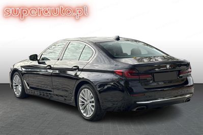 BMW Seria 5 530i xDrive Luxury Line