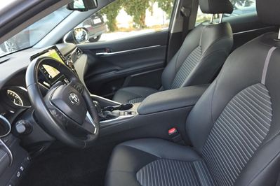 Toyota Camry 2.5 Hybrid Prestige