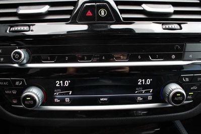 BMW Seria 5 Touring 520d xDrive Luxury Line