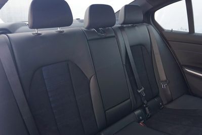 BMW Seria 3 330e M Sport