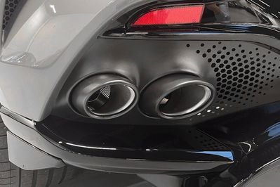 Aston Martin DBX 707