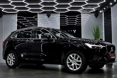 Volvo XC60 T5 Momentum Pro