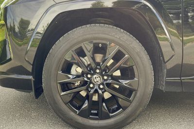 Toyota RAV4 2.5 Hybrid Black Edition by JBL 4x4