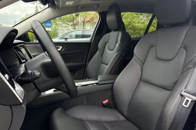 Volvo V60 B4 B Plus Dark aut