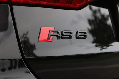 Audi A6 RS6 TFSI quattro Performance Avant