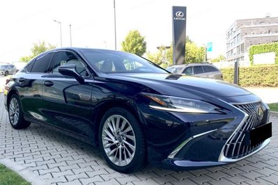Lexus ES 300h Omotenashi