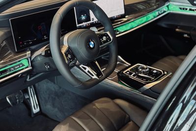 BMW Seria 7 740d xDrive Nero Lusso Edition