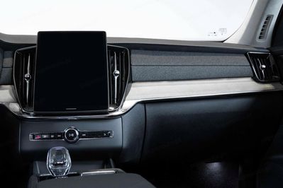 Volvo XC90 T8 AWD Plug-In Hybrid Ultra Dark 7os