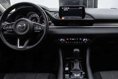 Mazda 6 2.0 Center-Line