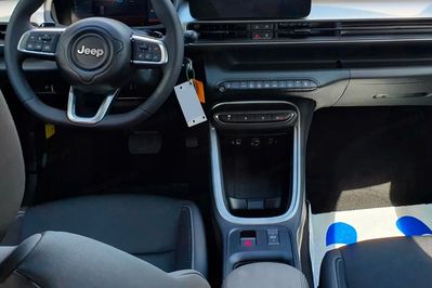 Jeep Avenger Altitude 1.2 e-Hybrid T3