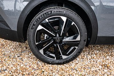 Peugeot 408 Allure e-DCS 1.2 mHEV