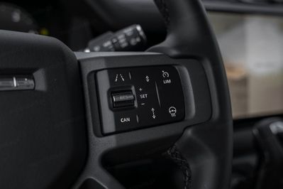 Land Rover Defender 110 D250 X-Dynamic HSE