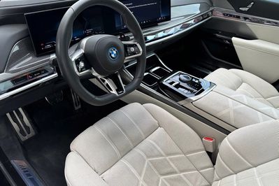 BMW Seria 7 M760e xDrive