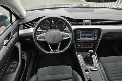 Volkswagen Passat 1.5 TSI Elegance