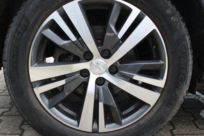 Peugeot 3008 1.5 BlueHDi EAT8