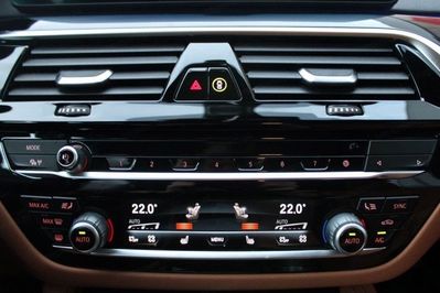 BMW Seria 5 520d mHEV Luxury Line sport-aut