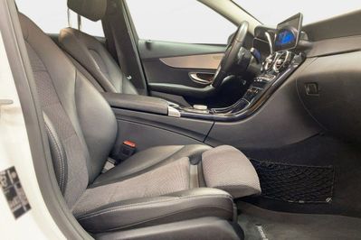 Mercedes Klasa C 180 9G-TRONIC