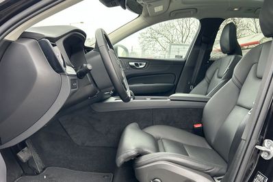 Volvo XC60 T6 Plug-In Hybrid AWD Plus Dark aut